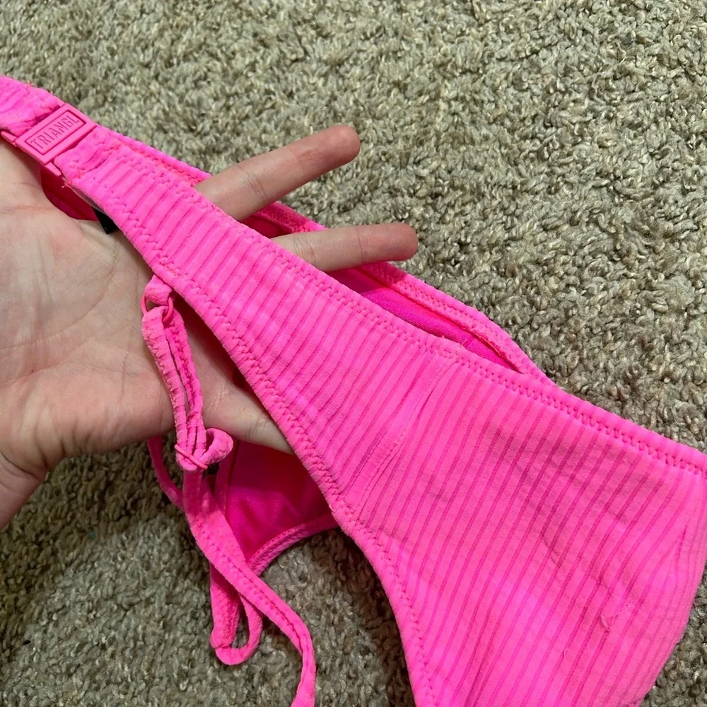 triangl swimwear Hot Pink Ribbed Bikini Top Size Small Beach Pool Outdoor Preppy